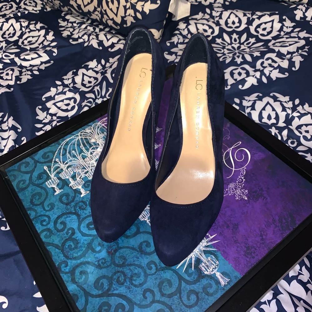Suede pumps